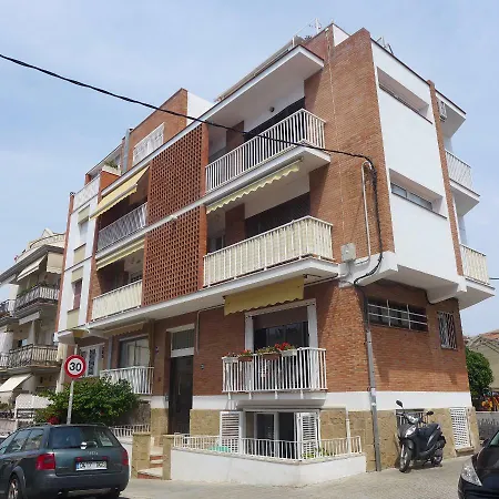 Sitges Holiday Apartment דירה סיטגס