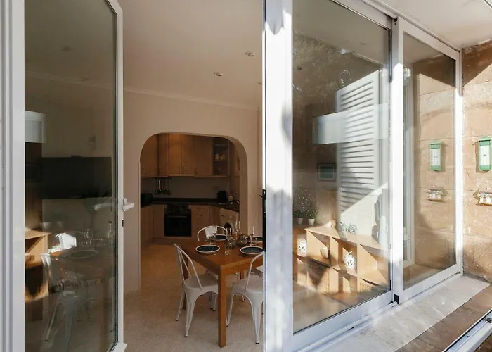 Sitges Holiday Apartment דירה