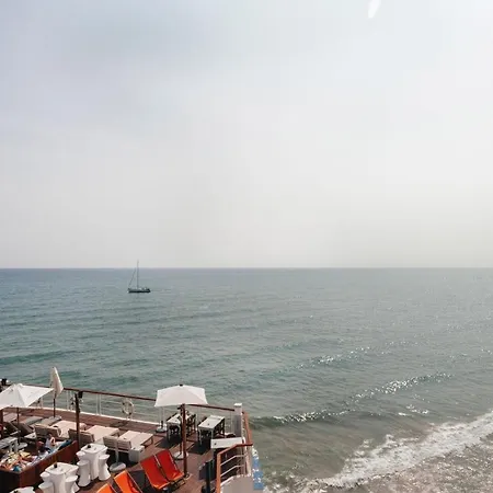 Sitges Holiday Apartment Апартаменти Сіджас